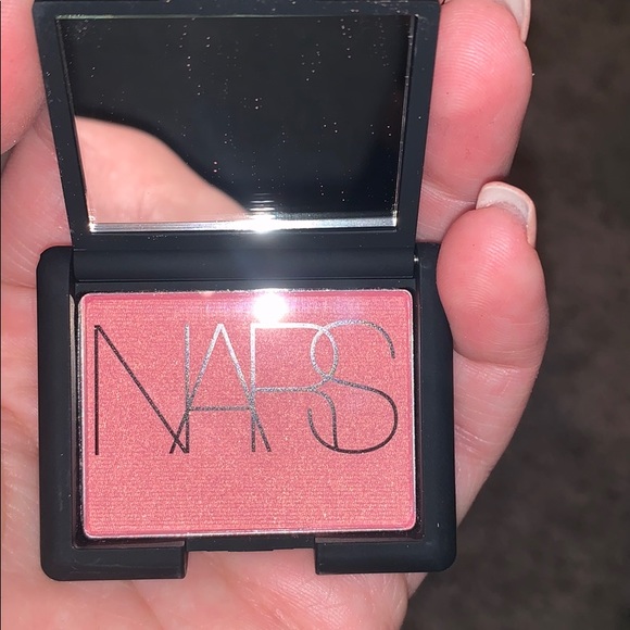 Makeup - Picture 3 of 5